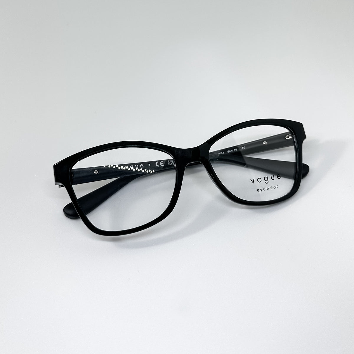 Vogue eyewear / negra-acetato