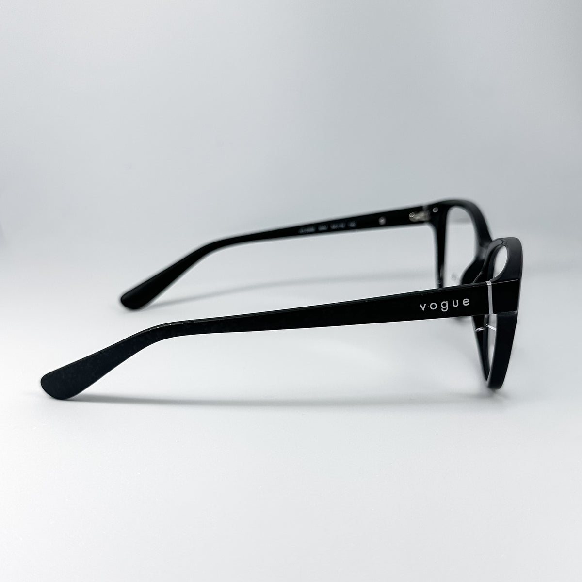 Vogue eyewear / negra-acetato